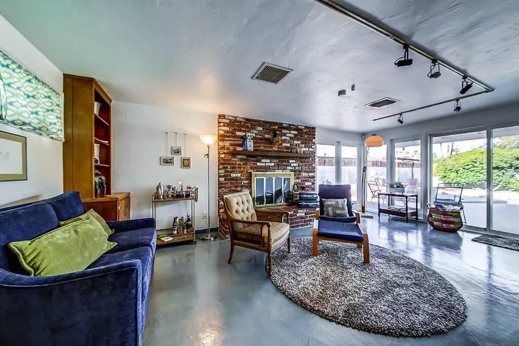 The Downtown Vintage Gem Villa Las Vegas