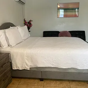 Cozy Studio…with Private Entrance Apartment